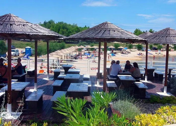 Family-friendly With Swimming Pool - Lozice, - 13569 *