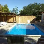Family-friendly With Swimming Pool - Lozice, - 13569 * Vir