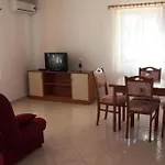Family-friendly With Swimming Pool - Lozice, - 13569 Apartament *