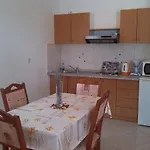 Family-friendly With Swimming Pool - Lozice, - 13569 *