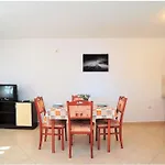 Apartament Family-friendly With Swimming Pool - Lozice, - 13569 *