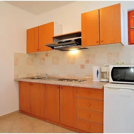 Family-friendly With Swimming Pool - Lozice, - 13569 فير