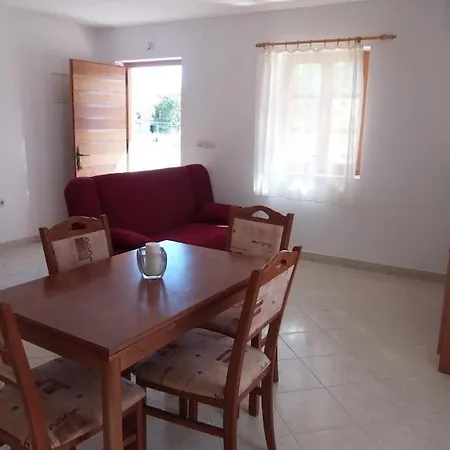 Family Friendly With A Swimming Pool - Lozice, - 13569 Apartment