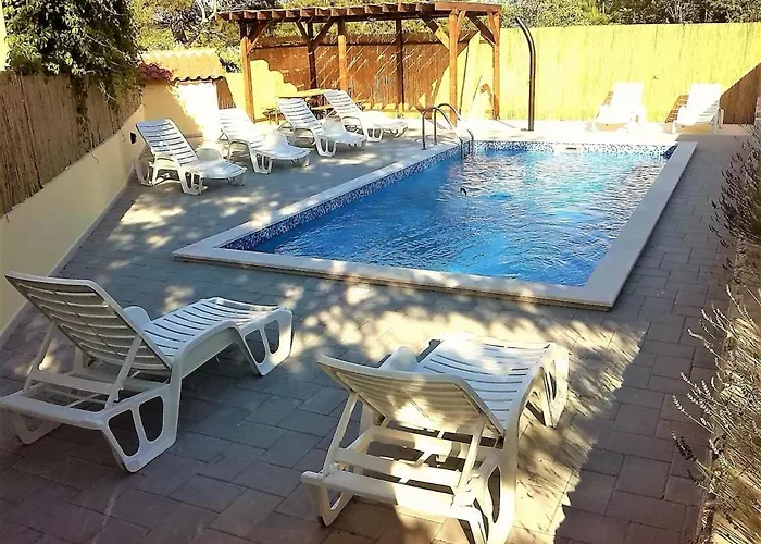 Family-friendly With Swimming Pool - Lozice, - 13569 *
