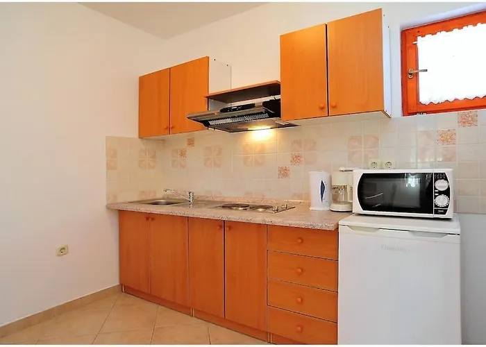 Family-friendly With Swimming Pool - Lozice, - 13569 Vir